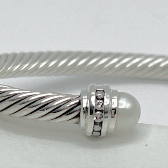 David Yurman Cable Classic Collection®
Bracelet with Pearl and Diamonds - Picture 4 of 11